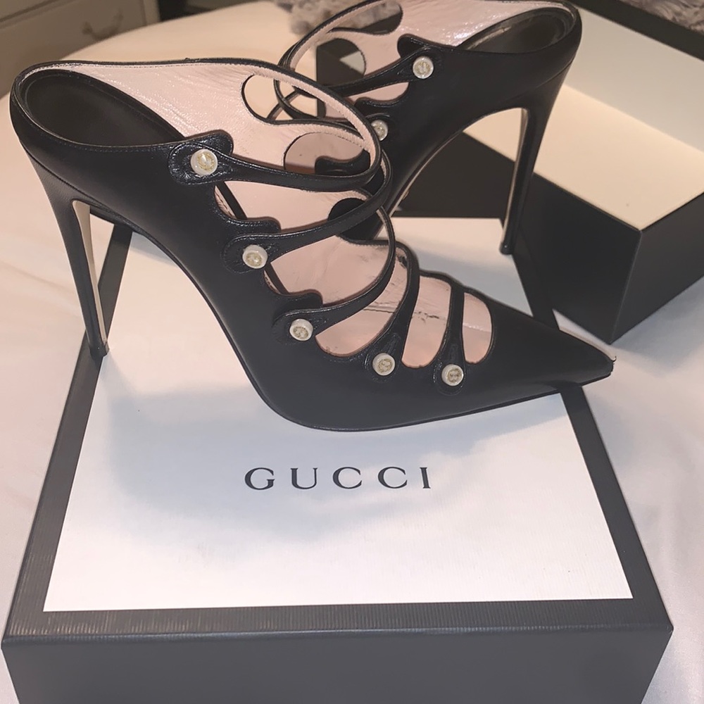 Black Gucci Pumps